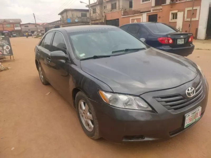 Toyota Camry   - 2009