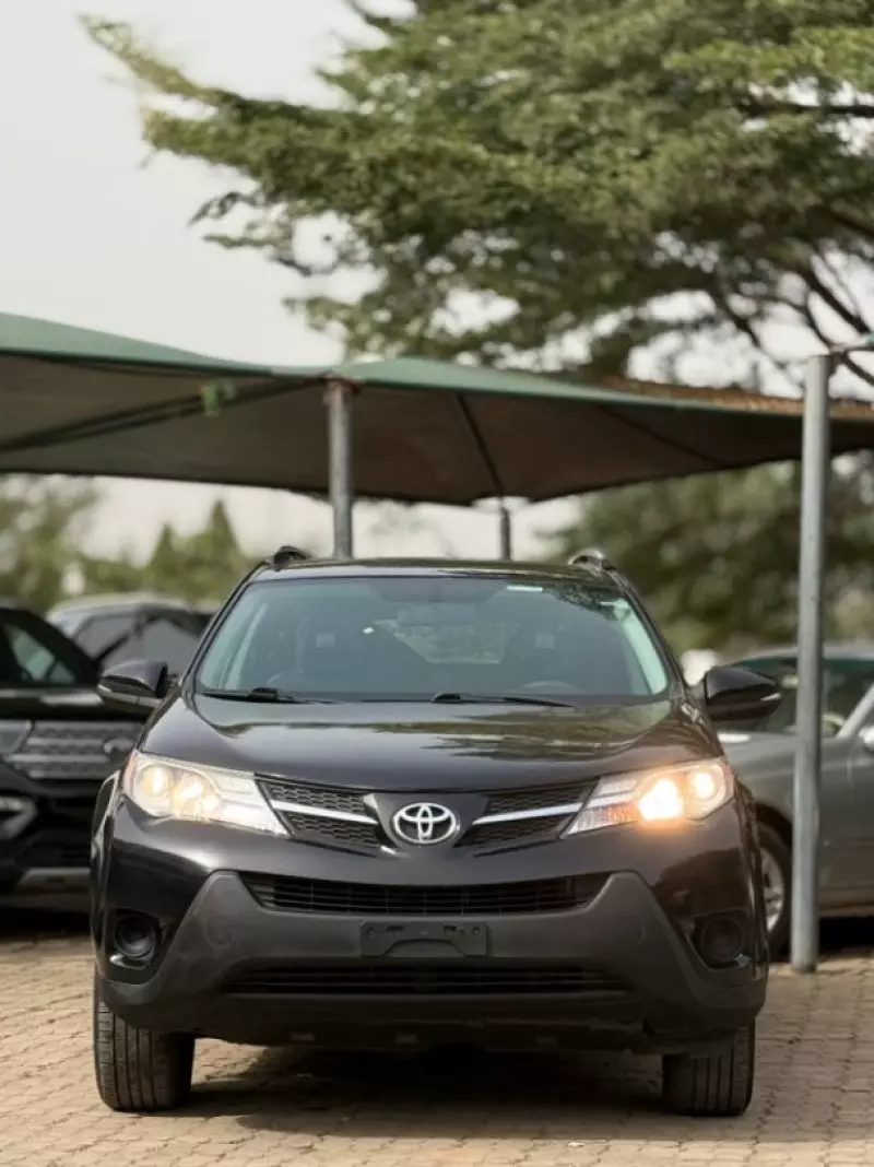 TOYOTA RAV4 - 2015