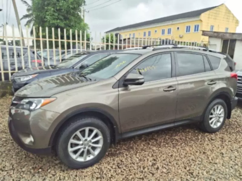 TOYOTA RAV 4   - 2015