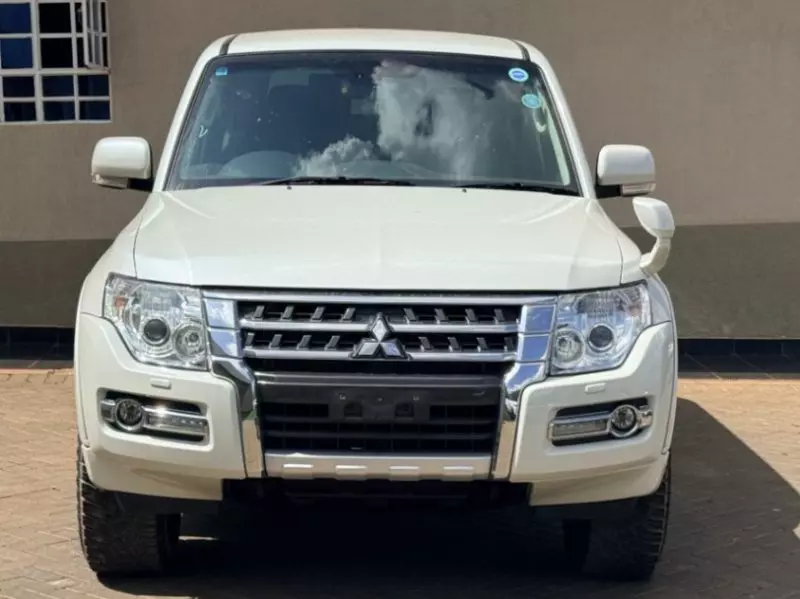 Mitsubishi Pajero   - 2018