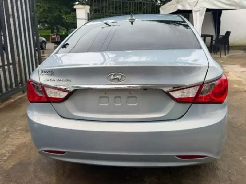 Hyundai Sonata   - 2013