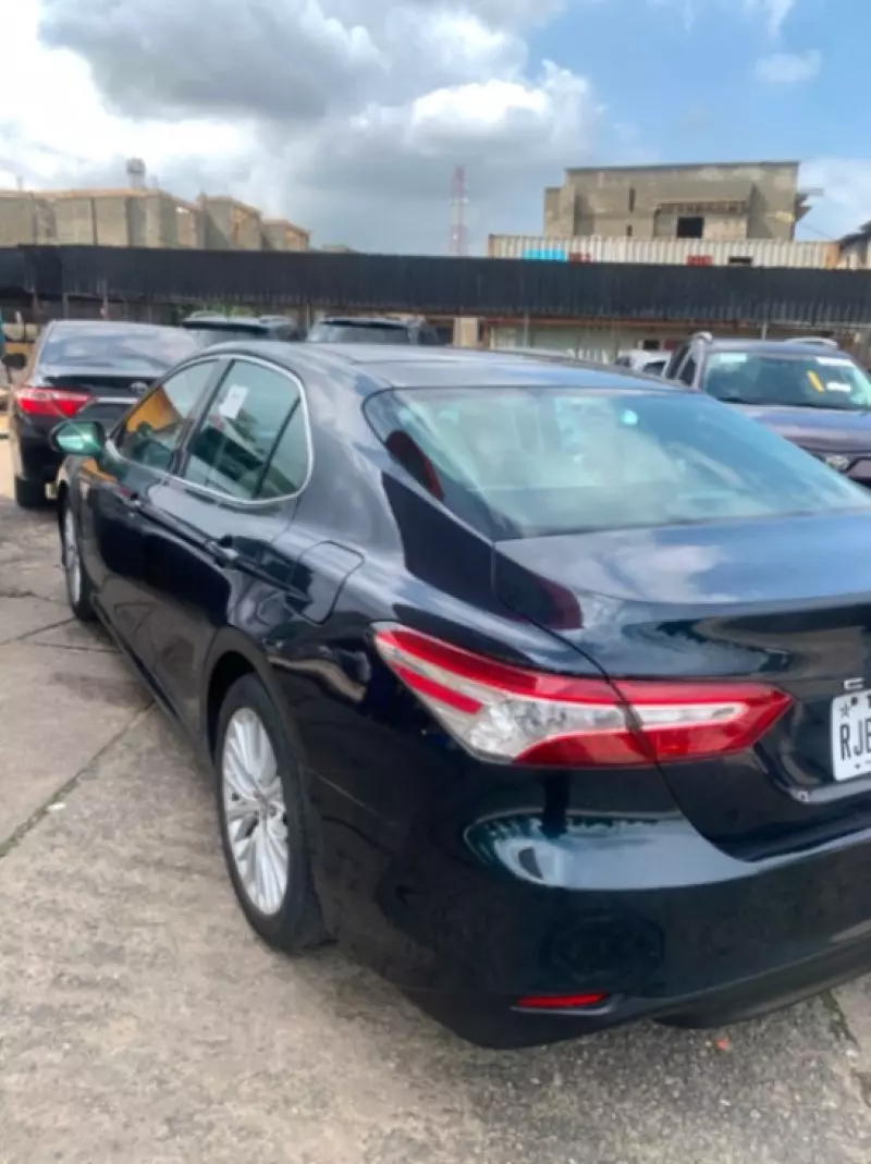 TOYOTA Camry   - 2018