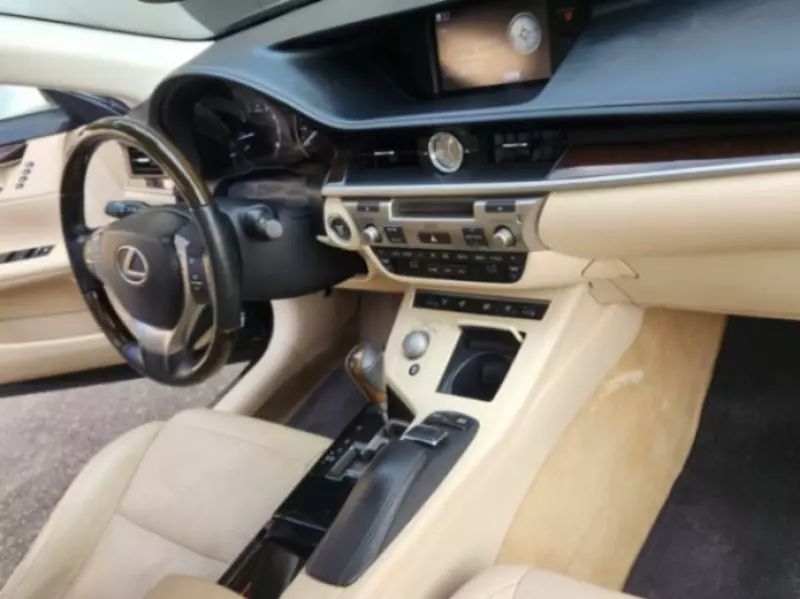 Lexus ES   - 2013