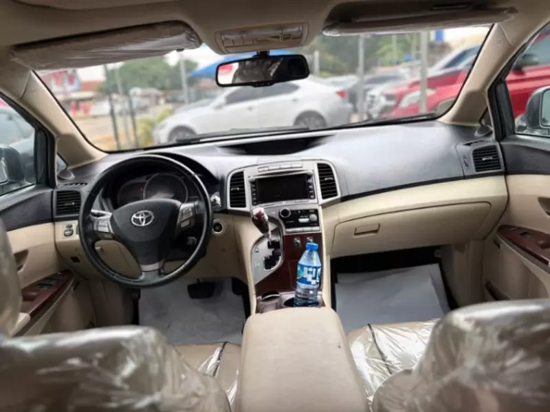 TOYOTA Venza   - 2010
