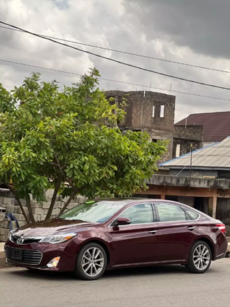 Toyota Avalon   - 2015