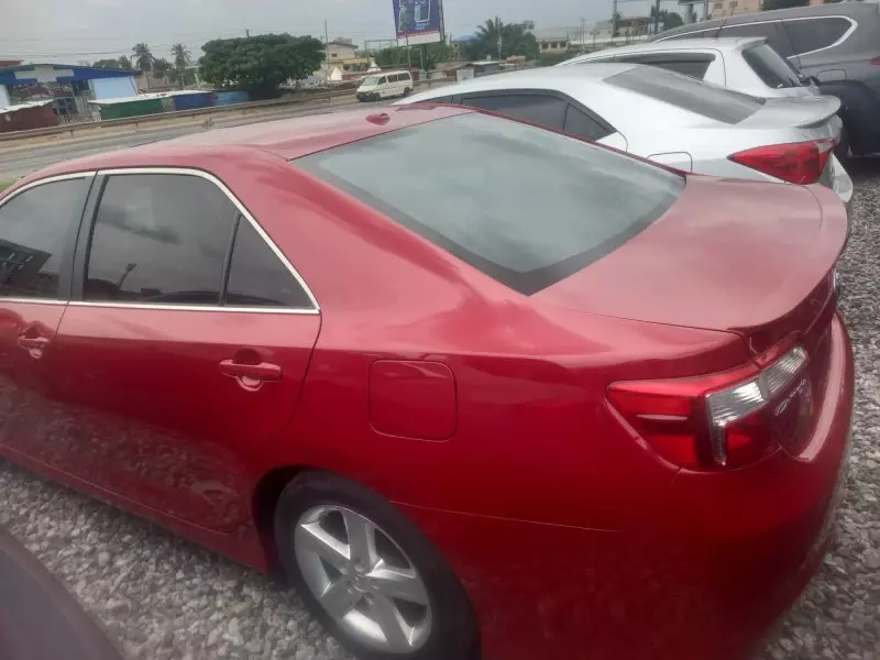 Toyota Camry   - 2013