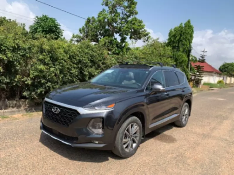 Hyundai Santa Fe   - 2020