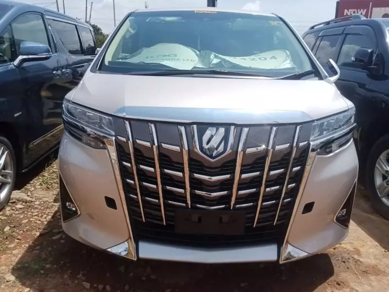 Toyota Alphard   - 2017