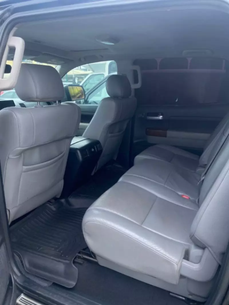 Toyota Tundra   - 2012