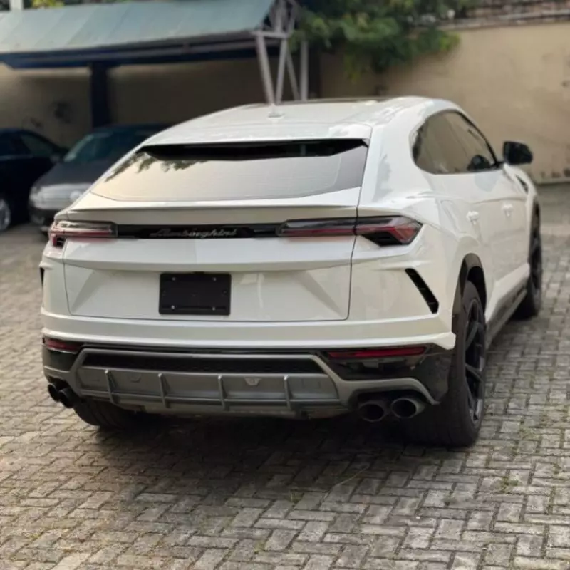 Lamborghini URUS   - 2019