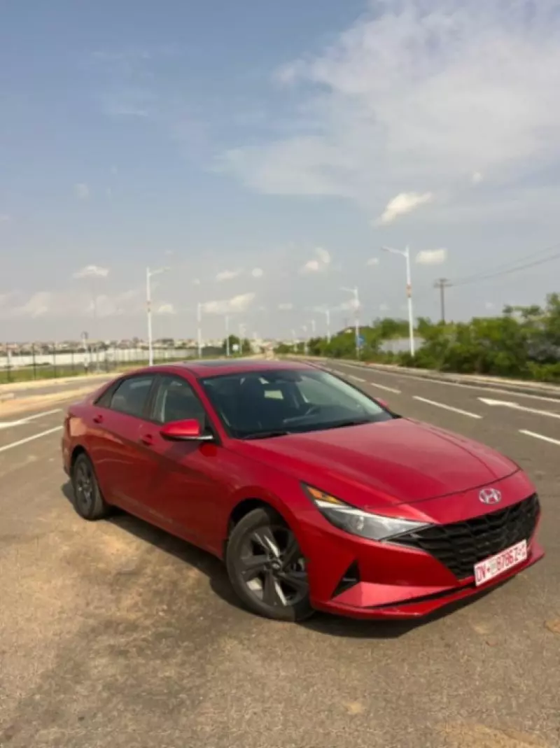 Hyundai Elantra   - 2022