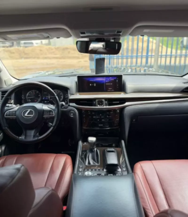 Lexus LX 570   - 2020