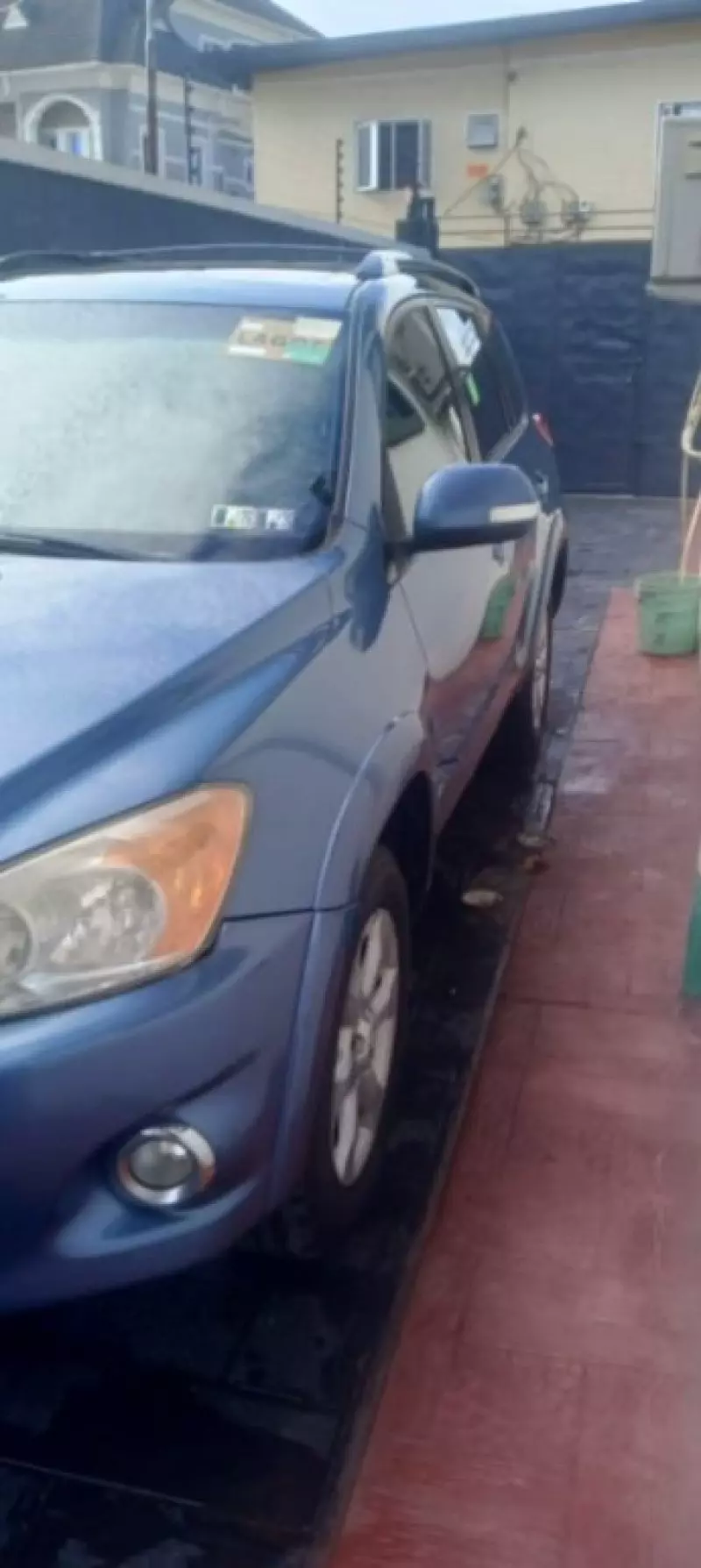 Toyota RAV4 - 2012