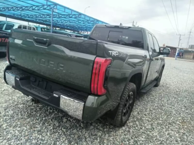 TOYOTA Tundra   - 2022