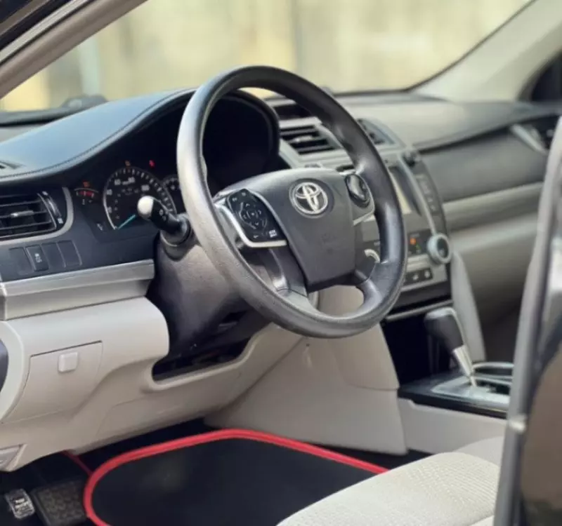 Toyota Camry   - 2014