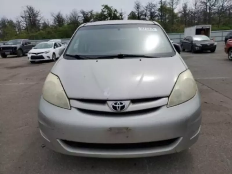Toyota Sienna   - 2006