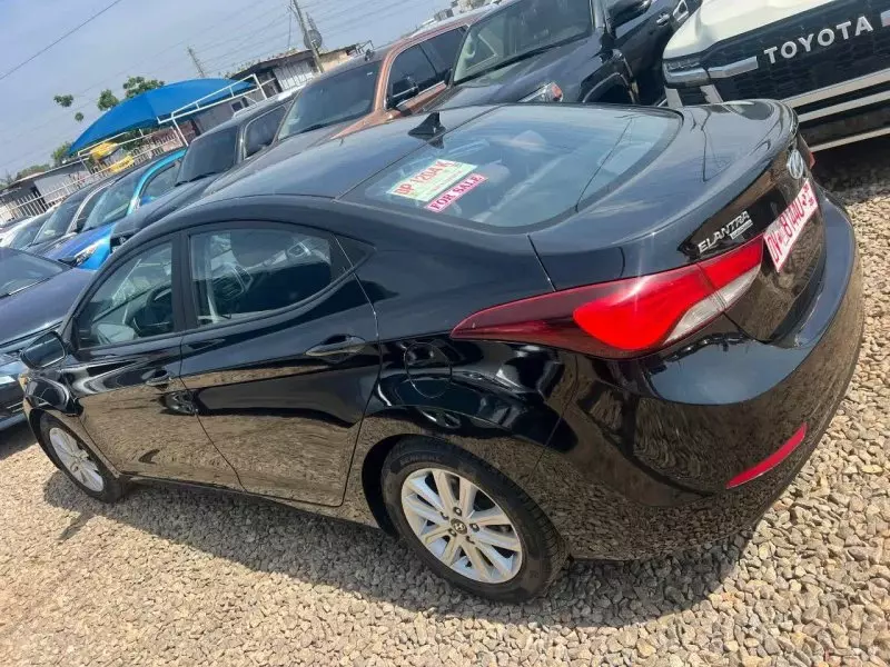 Hyundai Elantra   - 2014