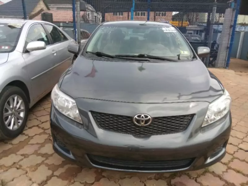 Toyota Corolla   - 2010