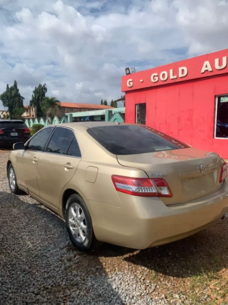 TOYOTA Camry   - 2011