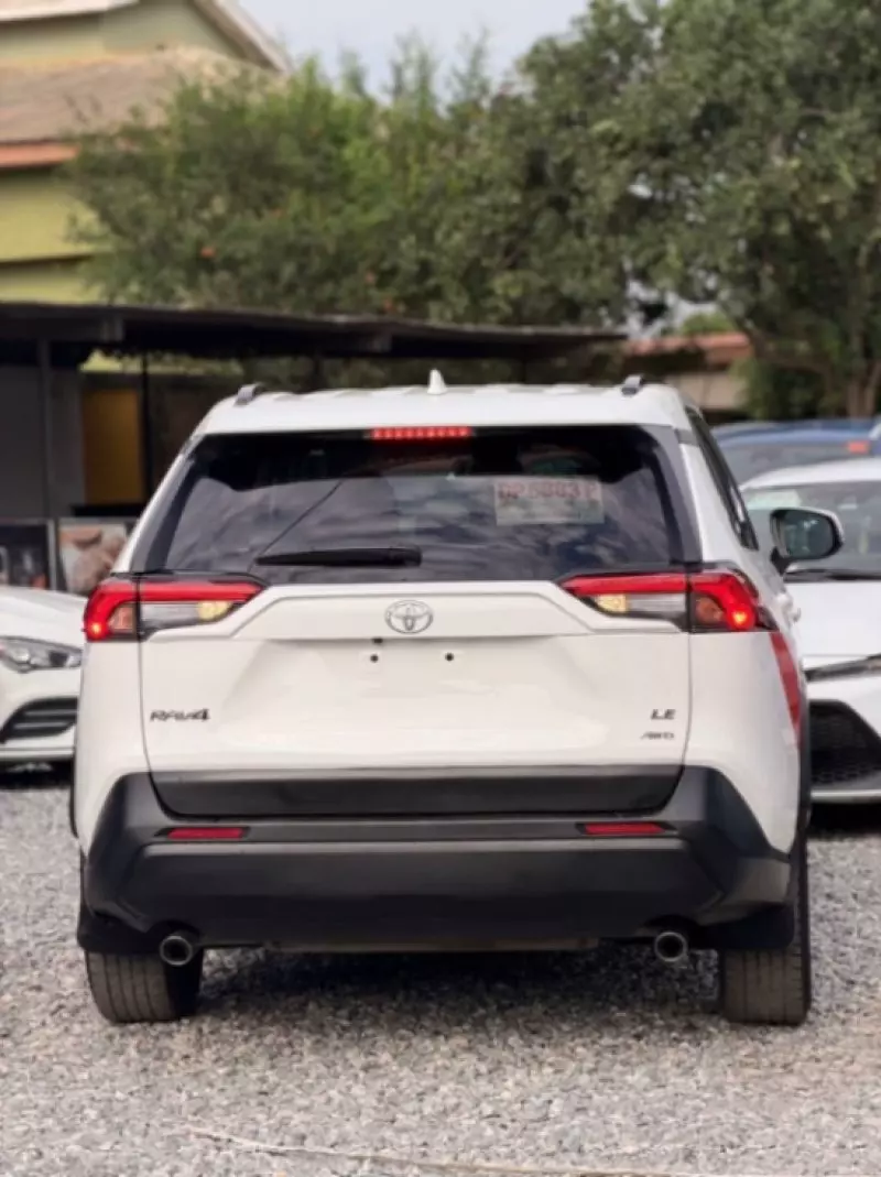 Toyota RAV 4   - 2021