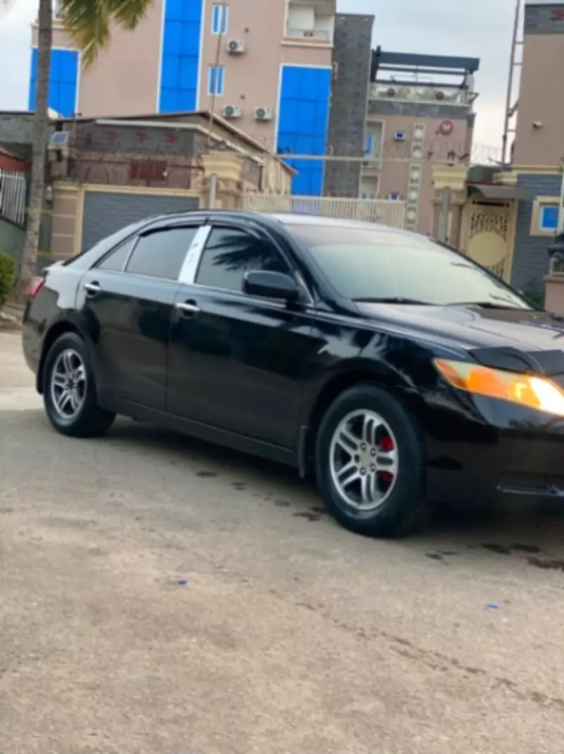 TOYOTA Camry - 2009