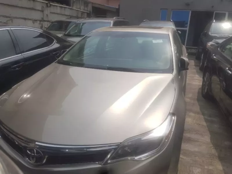 Toyota Avalon   - 2013