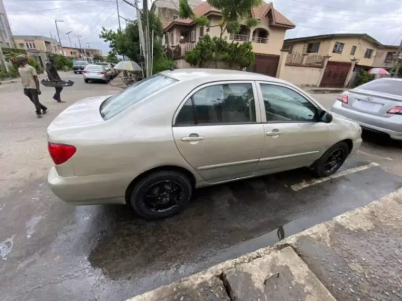 Toyota Camry - 2013
