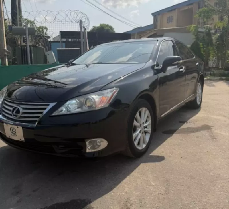 Lexus ES   - 2011