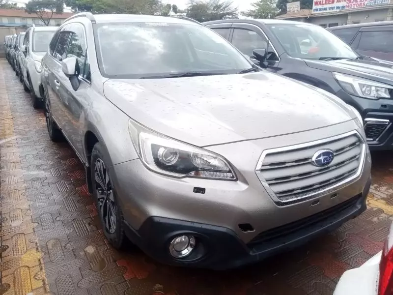 Subaru Outback   - 2015