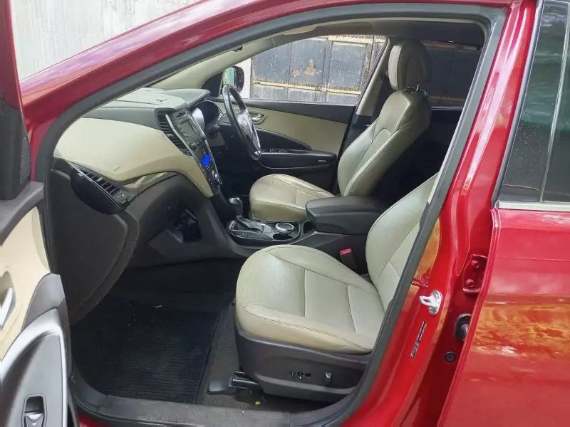 Hyundai Santa Fe   - 2014