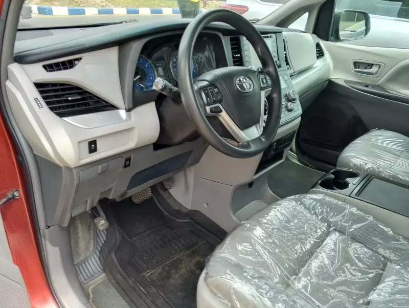 Toyota Sienna   - 2018