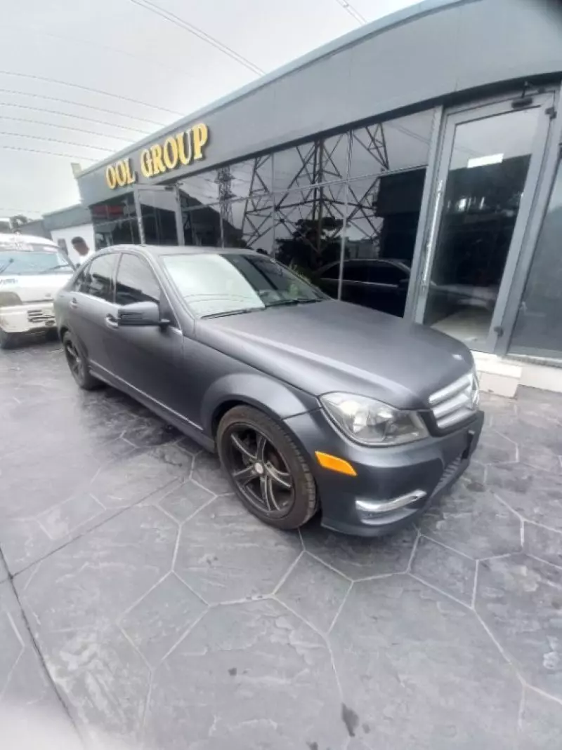 Mercedes-Benz C 300   - 2012