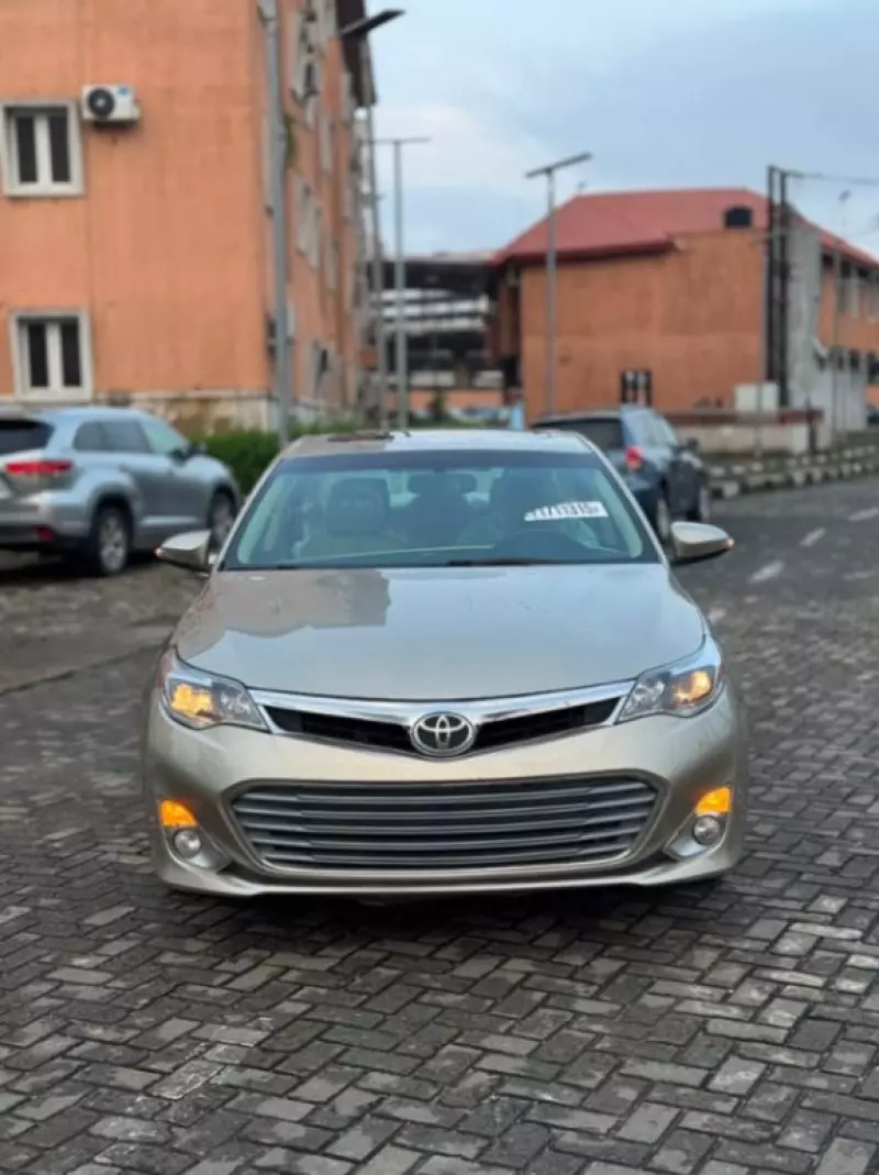 TOYOTA Avalon   - 2013