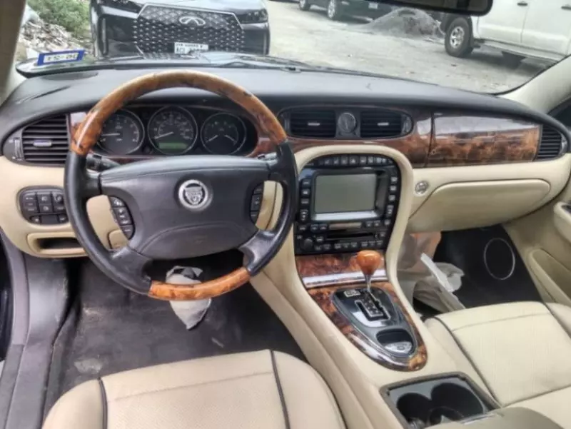 Jaguar XJ   - 2008