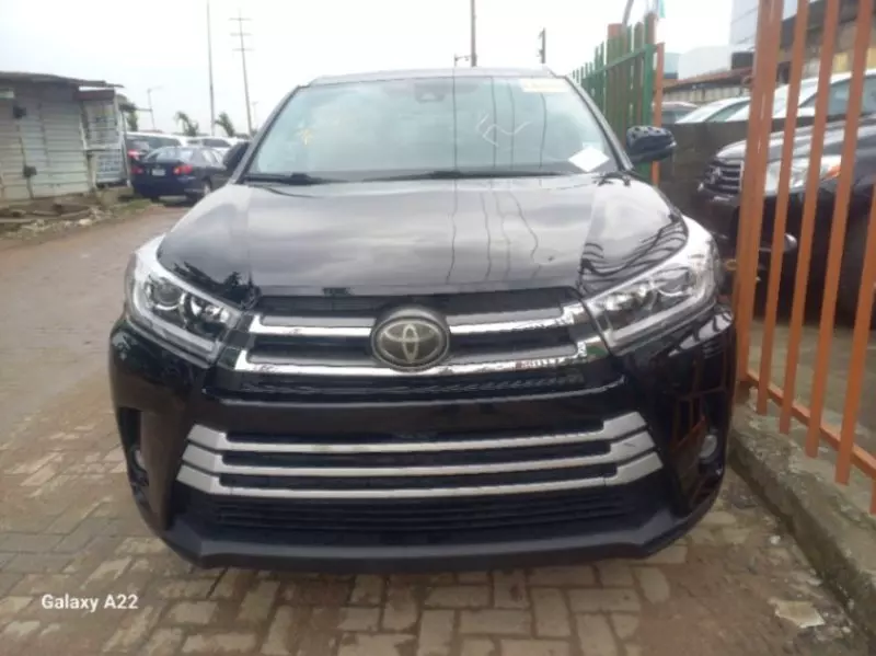 Toyota Highlander   - 2019