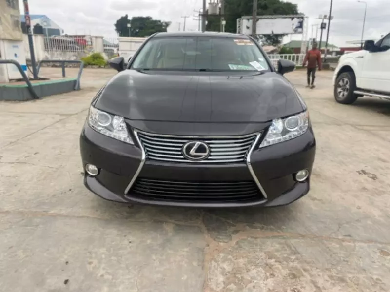 Lexus ES   - 2013