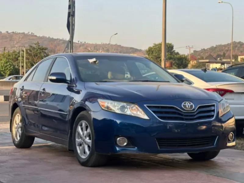 TOYOTA Camry   - 2011