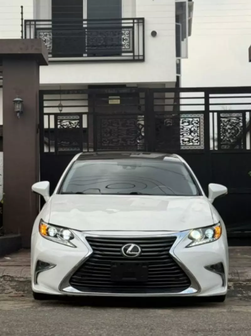 Lexus ES 350   - 2016