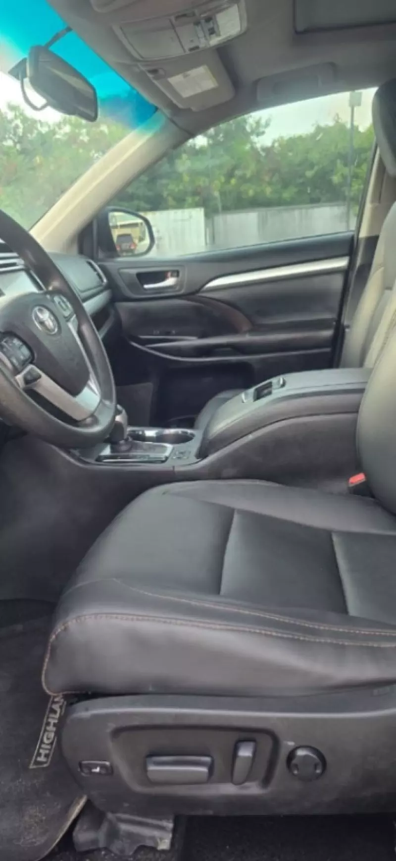 Toyota Highlander   - 2016