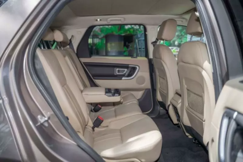Land Rover Discovery   - 2015
