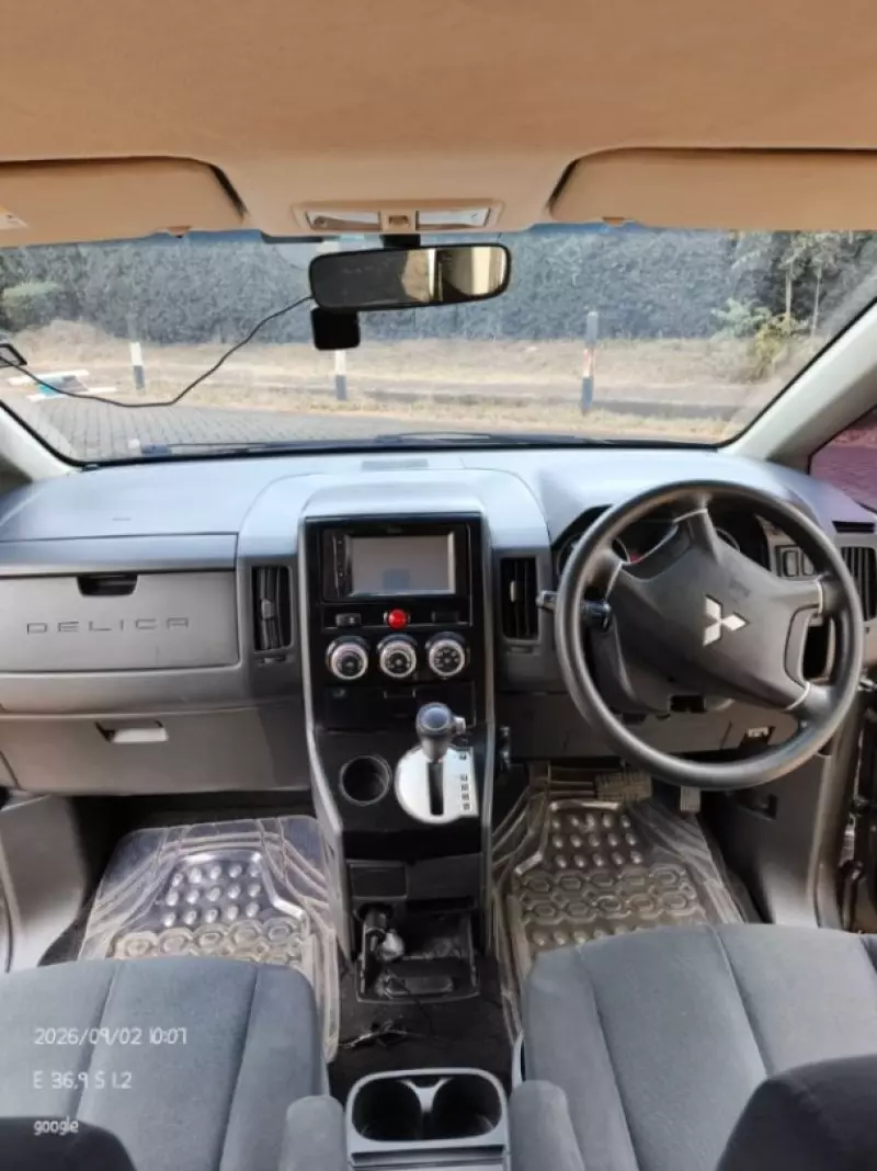 Mitsubishi Delica    - 2015