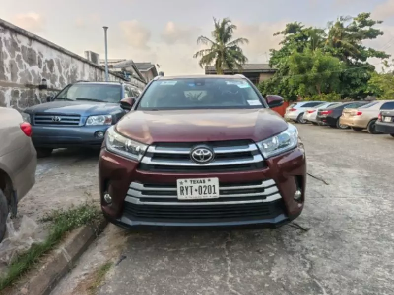 Toyota Highlander   - 2017