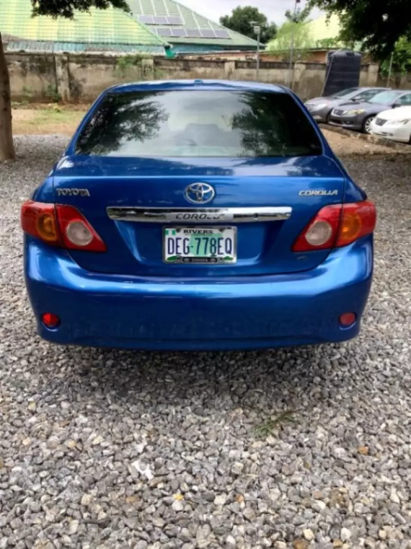 TOYOTA Corolla   - 2010