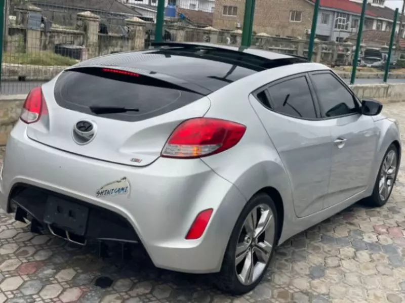 Hyundai Veloster   - 2012