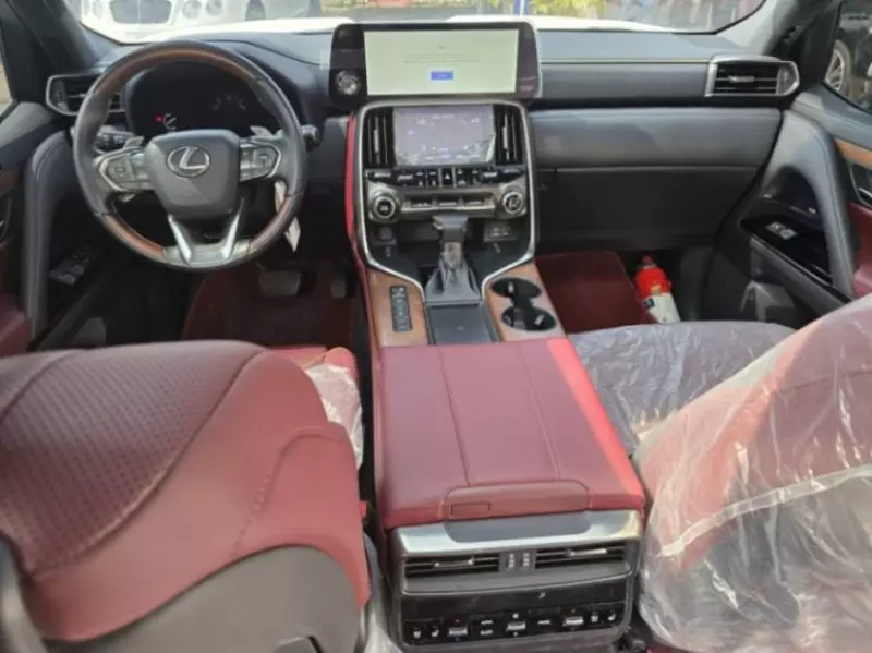 Lexus LX 600   - 2024