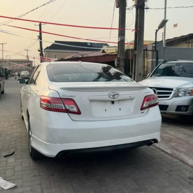 Toyota Camry - 2011
