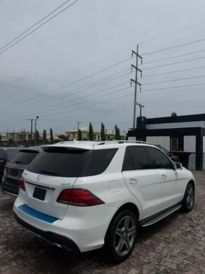 Mercedes-Benz GLE-Class   - 2016