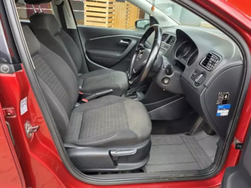 Volkswagen Polo   - 2016