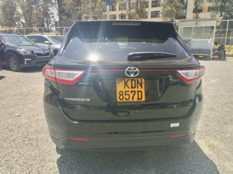 Toyota Harrier   - 2017