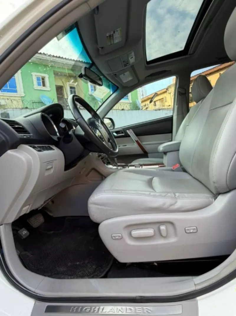 TOYOTA Highlander - 2012